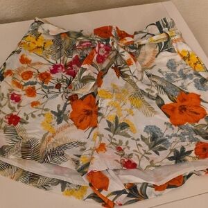 Chelsea & Violet Multicolor Floral Shorts